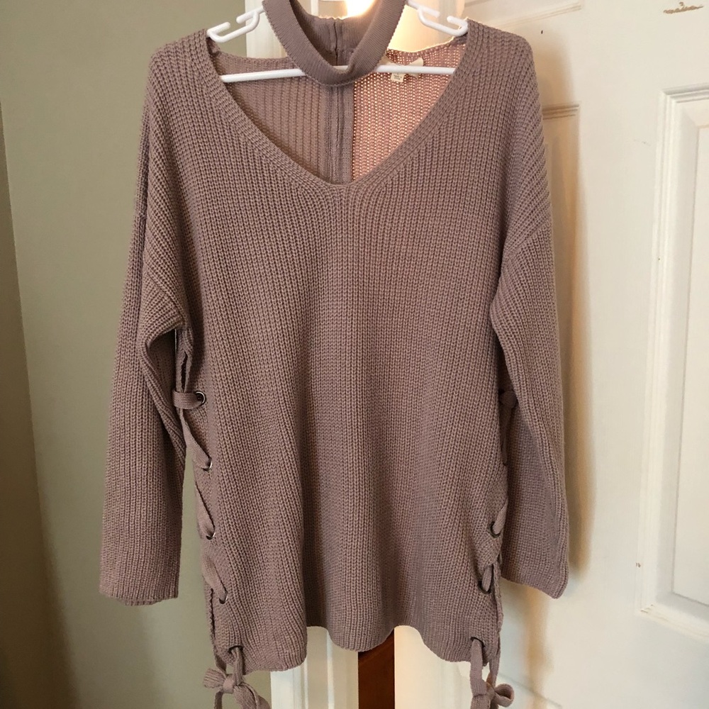 Boutique v-neck sweater with high neck addition
